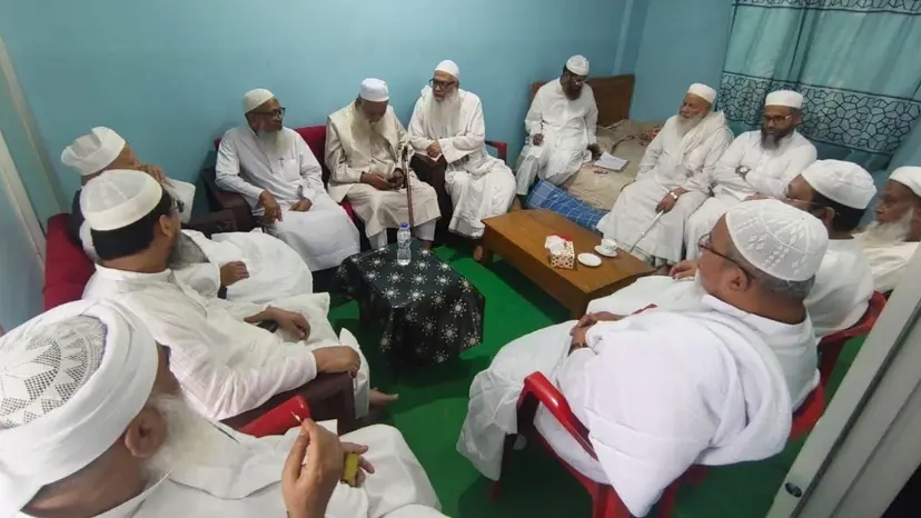 কওমিপন্থি ৭ রাজনৈতিক দলের শীর্ষ নেতাদের নিয়ে হেফাজতের গুরুত্বপূর্ণ বৈঠক