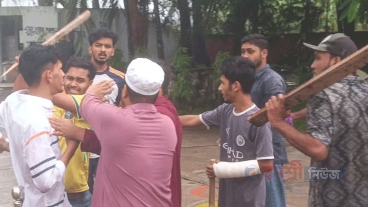 ছাত্রদলের দু&rsquo;পক্ষের সংঘর্ষ