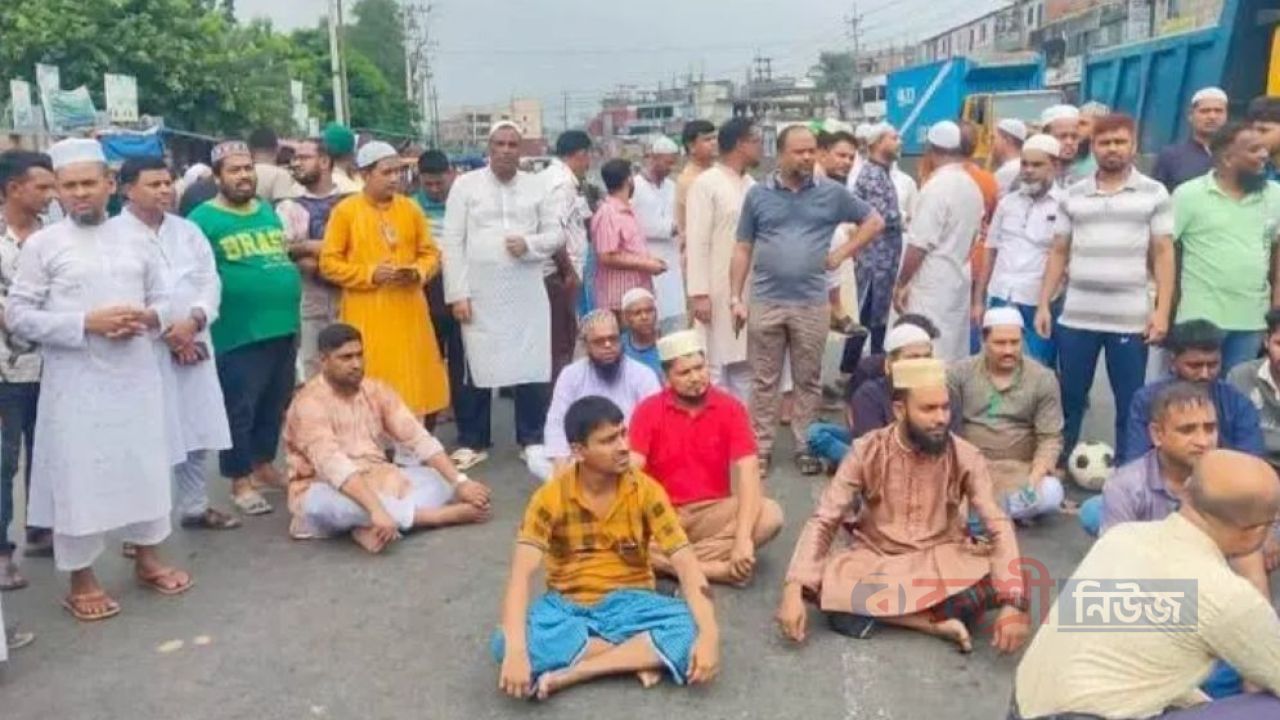 ঢাকা-টাঙ্গাইল মহাসড়ক অবরোধ করে ছাত্র-জনতার বিক্ষোভ