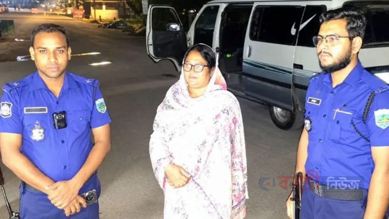 সীমান্ত দিয়ে ভারতে যাওয়ার সময় যুবলীগ নেত্রী আটক
