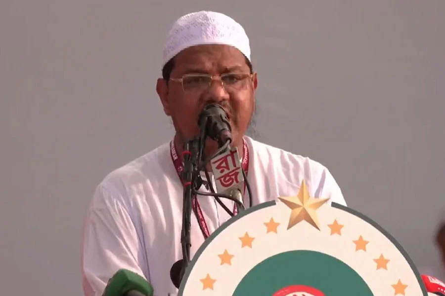 পুশইন প্রক্রিয়া আন্তর্জাতিক আইন ও মানবতার বিরুদ্ধে: চরমোনাই পীর