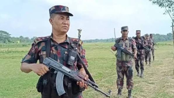 সীমান্তে বিজিবির গুলিতে আহত ভারতীয় চোরাকারবারি